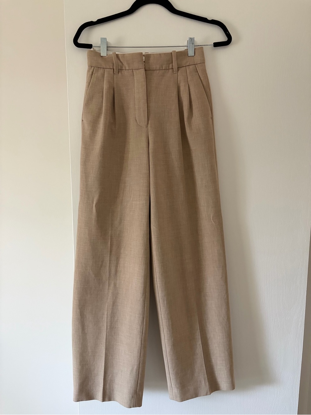 Wilfred Wide-Leg Pleated Trousers in Beige